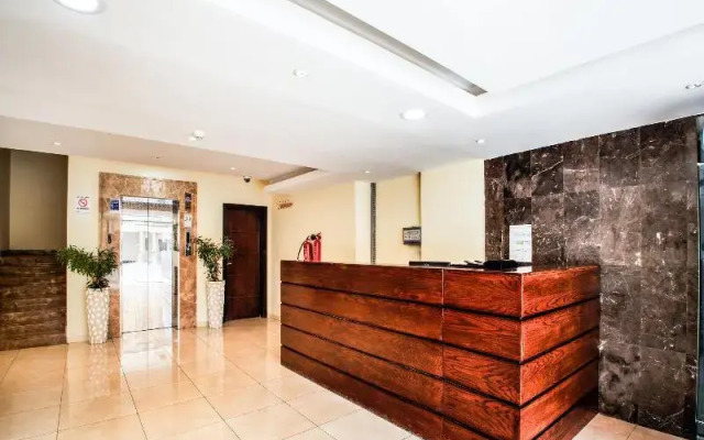 OYO 200 Majestic Houses
