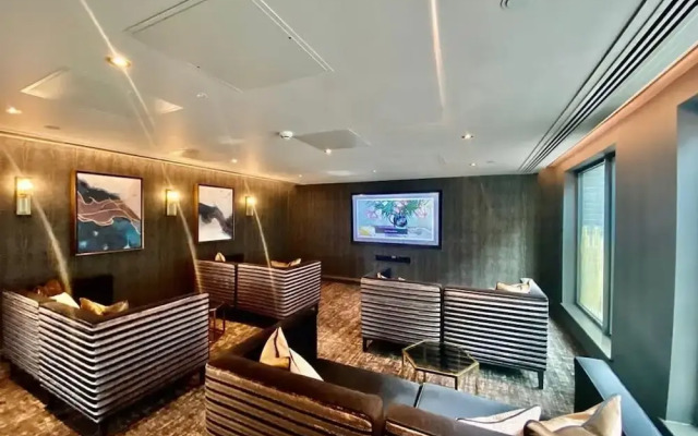 Luxury 2-bedroom Apartment in St Martin s Place BMH