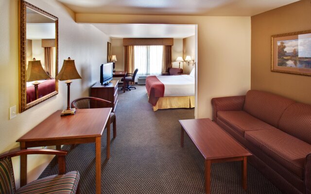 Holiday Inn Express & Suites Brookings, an IHG Hotel