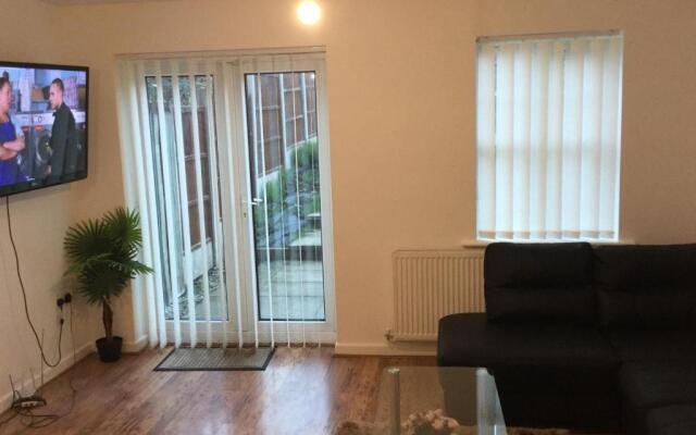 Quiet Residential Area, Within Easy Reach to Town