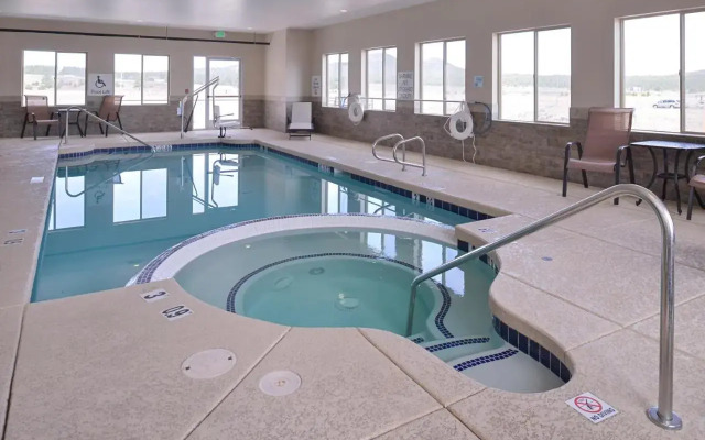 Holiday Inn Express & Suites Williams