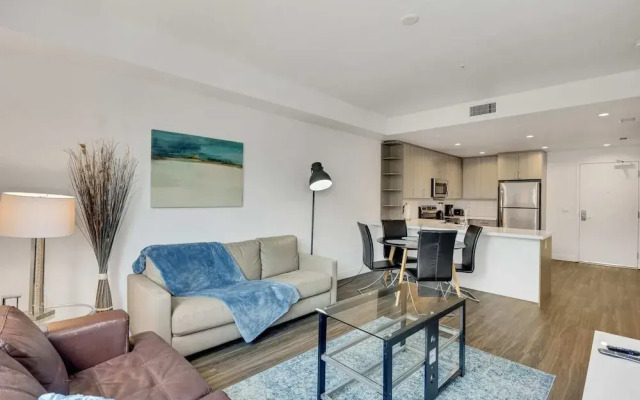 Stylish 1BR Family Apartment by Dtla