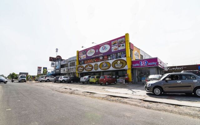Oyo 30545 Hotel Jeevan Park