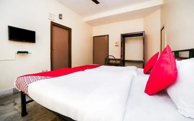 Uttam Guest House