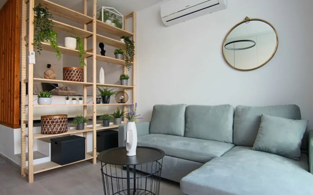 Phaedrus Living: Seaside Luxury Flat Athina 123