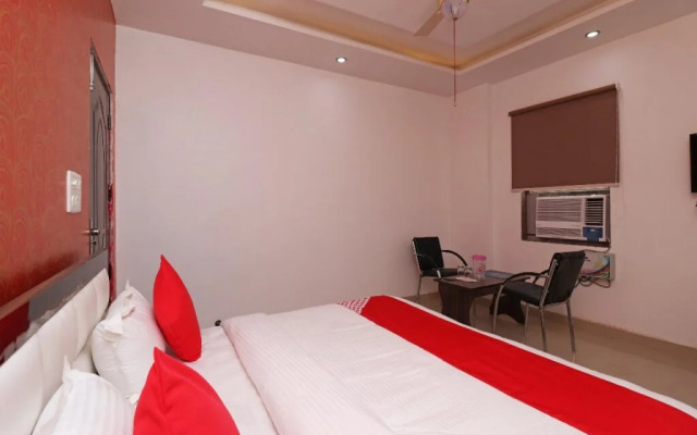 OYO 28849 Hotel Sunshine