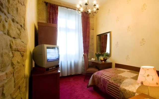 Hotel Rous
