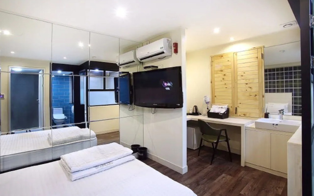 Seven Motel Songjeong