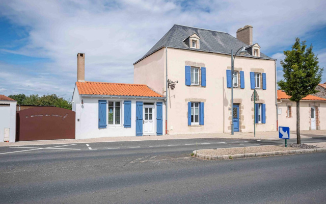hotelImage