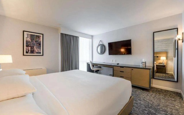 Отель Doubletree By Hilton New York Jfk Airport