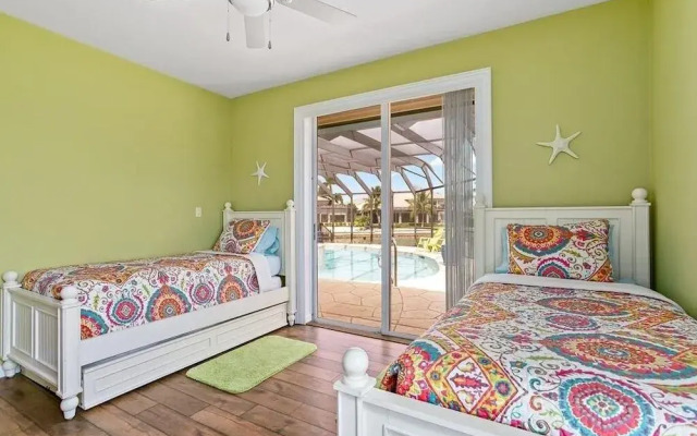 Magnolia Private Home #59999 3 Bedrooms 2 Bathrooms Home by Redawning