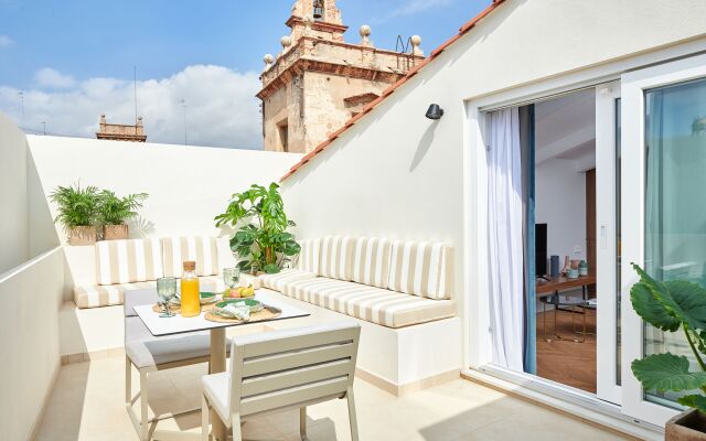 Room Mate Helen Berger Boutique