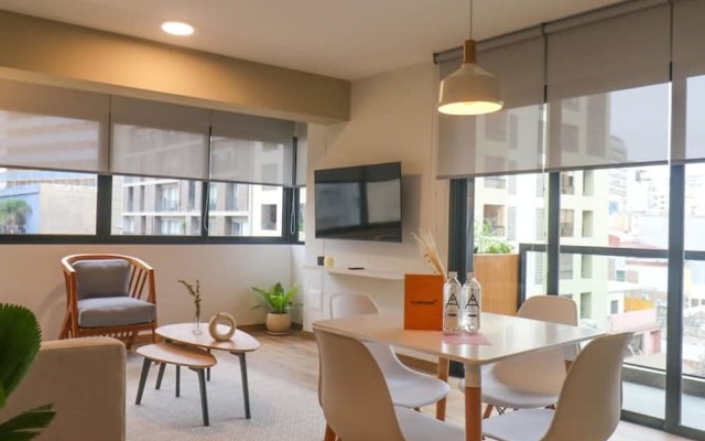 w Fancy 2BR With Balcony in Miraflores