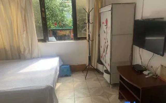 Beihai Xiangxi Hotel (Beibuwan Square)