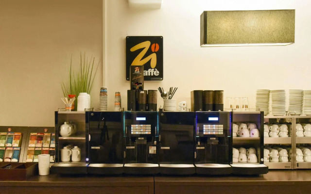 Zi Hotel & Lounge