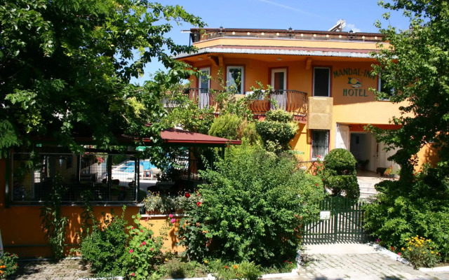 Mandalinn Hotel