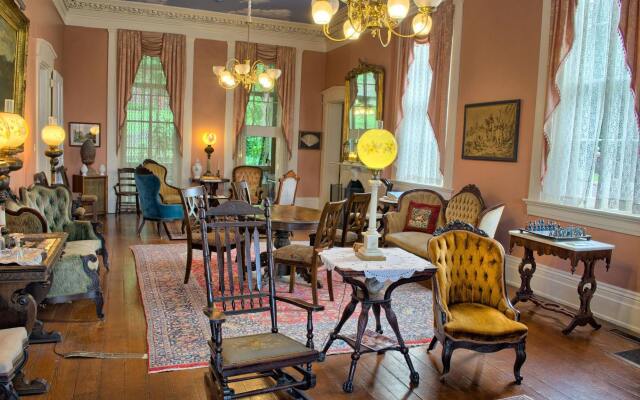 Corners Mansion Inn - A Bed & Breakfast