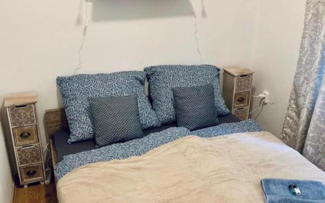 Small Lake Apartman