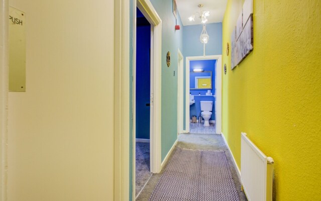 Inviting 2-bed Budget Apartment in London