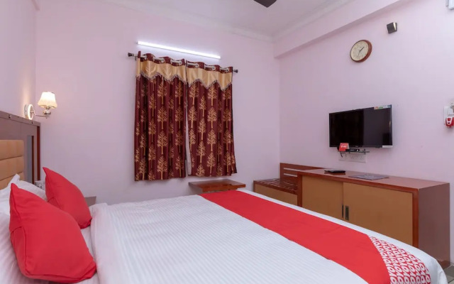 Oyo 17224 Swarnam Residency