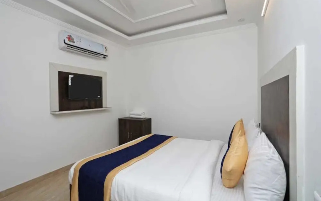 Airport Hotel Ambience Inn