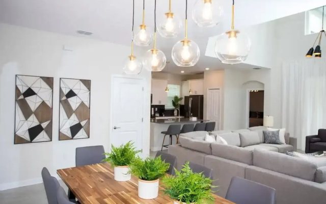 Stunning 5BR Home - Your Dream Getaway