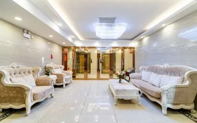 Hami Universal Hotel (Train Station)