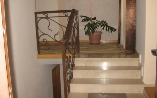 Mano Guest House