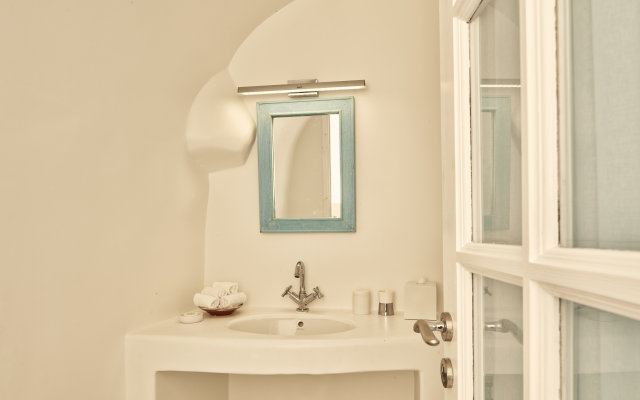 Katikies Chromata Santorini - The Leading Hotels of the World