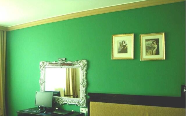 沙芭比亚酒店(广州南村万博地铁站店 )