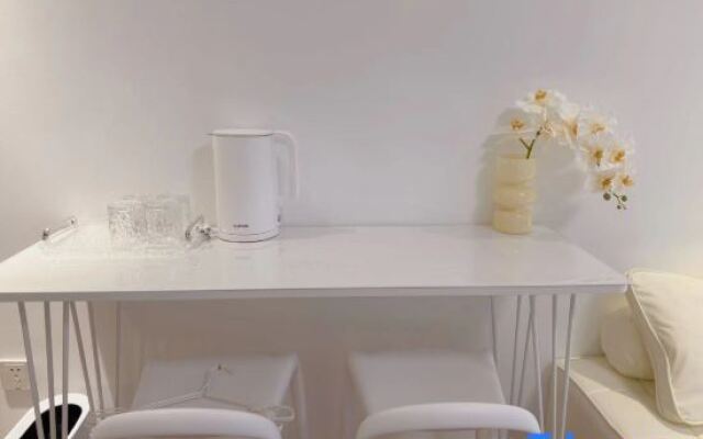 Qingzhuang Homestay (North XiZang Road)