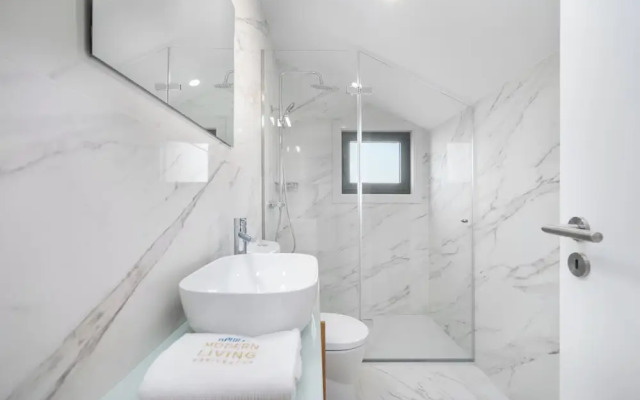 C312 Riverside View Premium Apartment w/ AC & Terrac