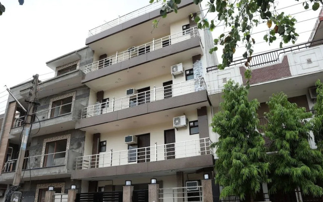OYO 13555 Corporate serviced apartments Hotel