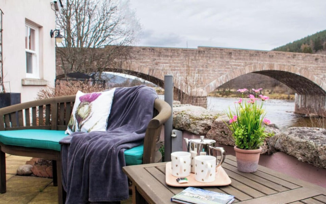 Quiet Riverside Retreat in Royal Deeside Ballater