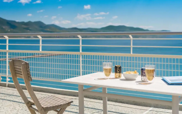 Seafront Penthouse LEO
