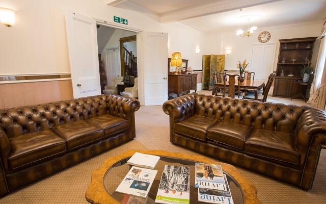 Fines Bayliwick Hotel