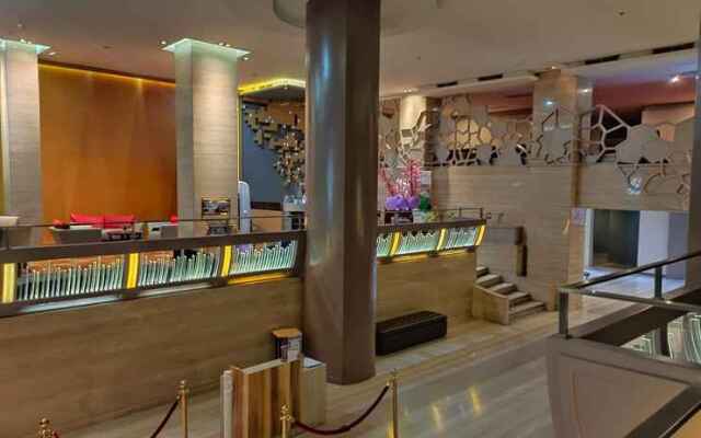Royal Bay Hotel Makassar