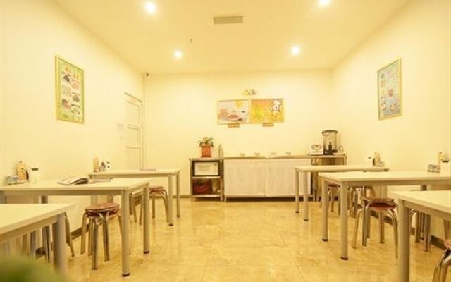 Super 8 Hotel Beijing Lai Guang Ying