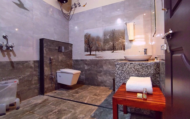 Takhat Villa by ShriGo Hotels