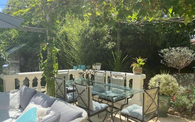 Cap d'Antibes 50m from the beach 3 bedrooms/Pool