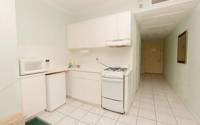 650 Studio Apartment Hollywood Beach