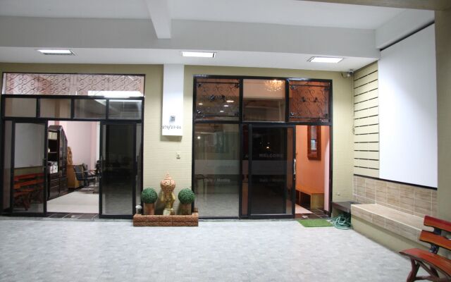 OYO 75486 Anna Residence Jomtien