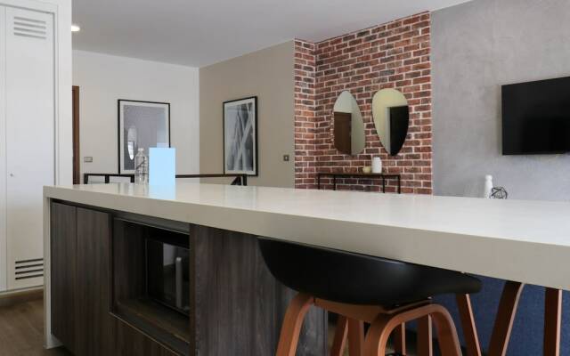 w Bright 2BR Duplex in Miraflores