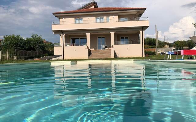 Villa Lauro Luxury B&B