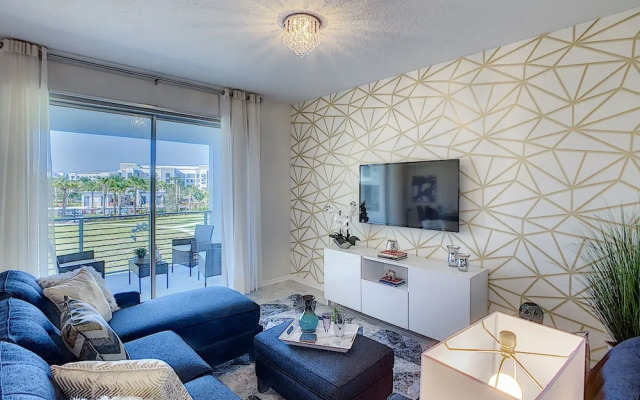 Updated Condo, 5 mi to Disney, On-site Water Park!