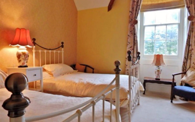 Westgate Manor
