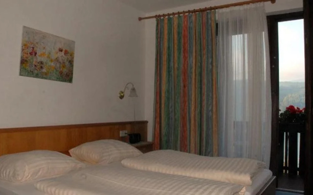 Pension Härring - direkt am See