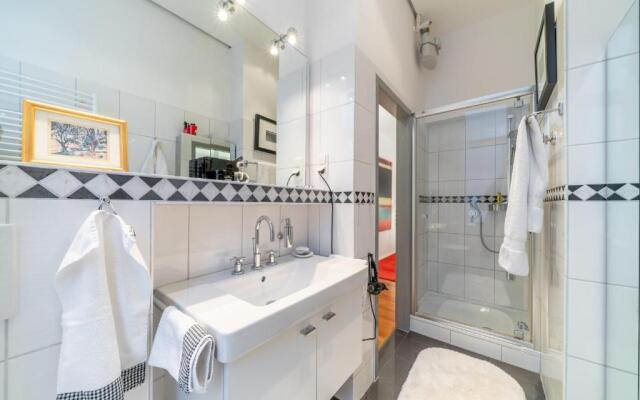 Id 6750 | Private Apartment