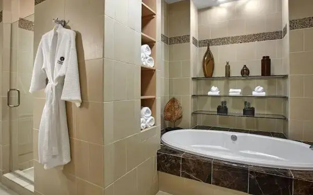 Crowne Plaza Tulsa
