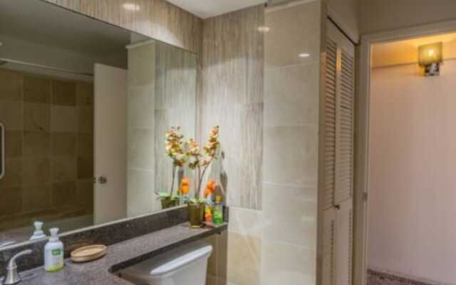 Discovery Bay Retreat
